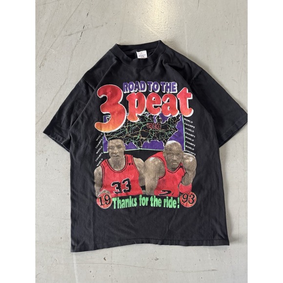 90s bulls rap tee Jordan and pippen Large